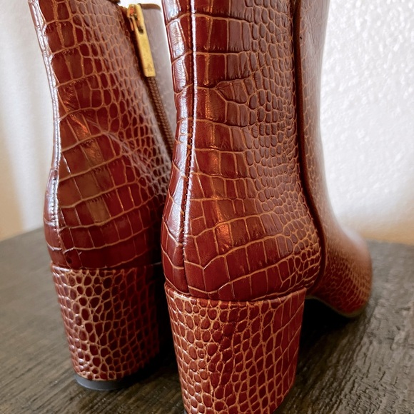 NEVER WORN AQUATALIA Denisse Block Heel Booties - Picture 7 of 7